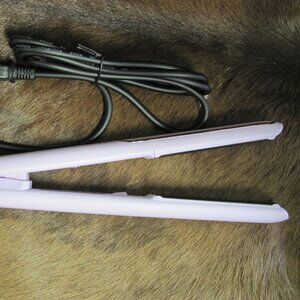 Miel Beauty Professional NEGATIVE ION HAIR IRON NEW IN BOX